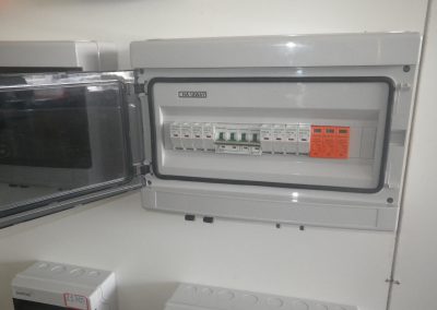 Caixa de preteccao trifasica - sunpowermz