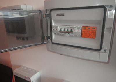 Caixa de preteccao trifasica - sunpowermz